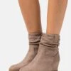 Anna Field WINTER BOOT - Botki Na Koturnie - Taupe 1 Anna Field WINTER BOOT - Botki Na Koturnie - Taupe -Anna Field 0a2483edb4374d2589346985afd7587d